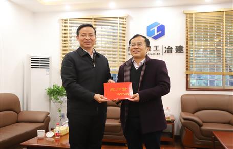 柳州市副市長朱富庭慰問公司拔尖人才廖立波、潘偉華