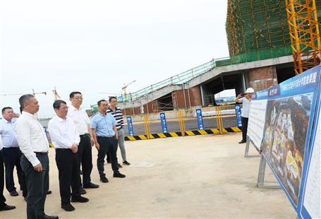 柳州市委書記吳煒、市長(zhǎng)張壯到第十二分公司項(xiàng)目調(diào)研指導(dǎo)